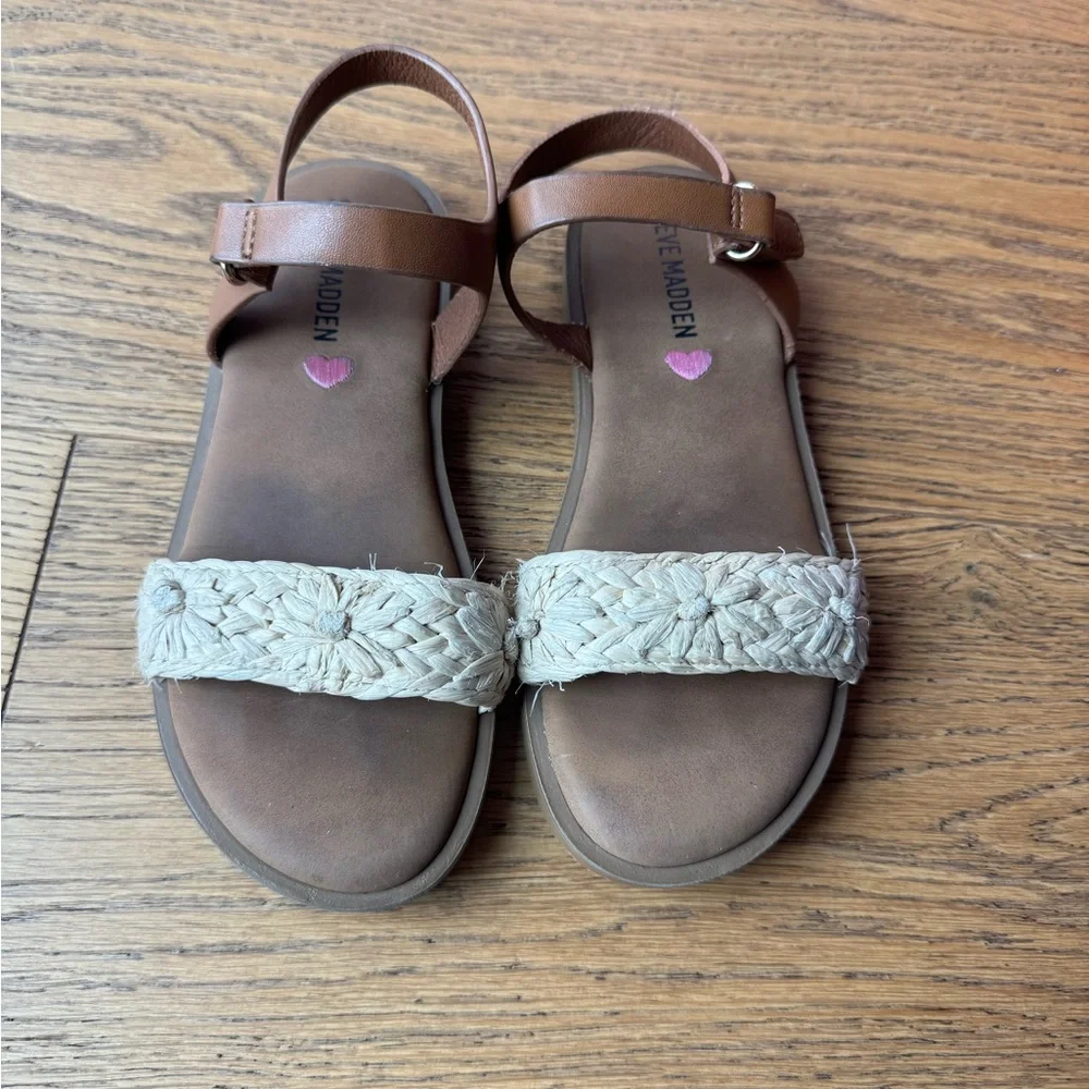 Steve Madden Tan and Cream Raffie Girls Youth 12 Sandals